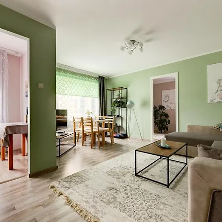 Aura, Center, טרטו