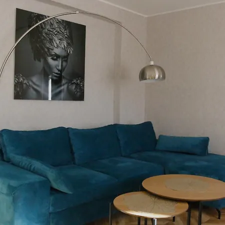 Aura, Center, * Tartu